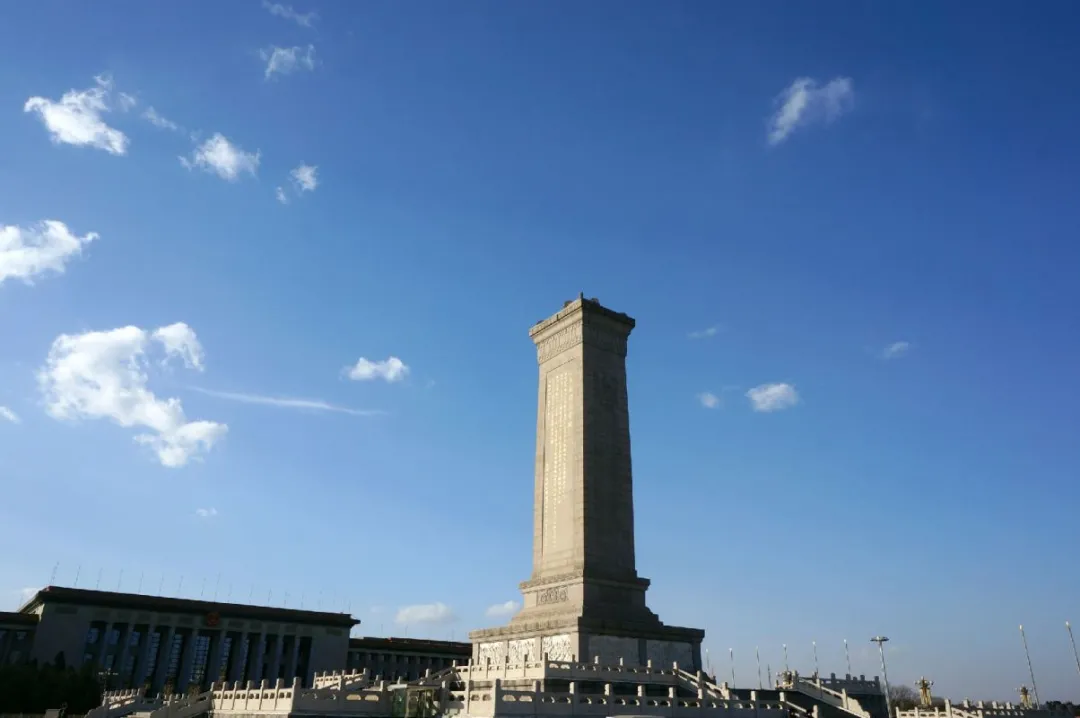 赞美祖国的短句子大全（为祖国喝彩的优美句子）