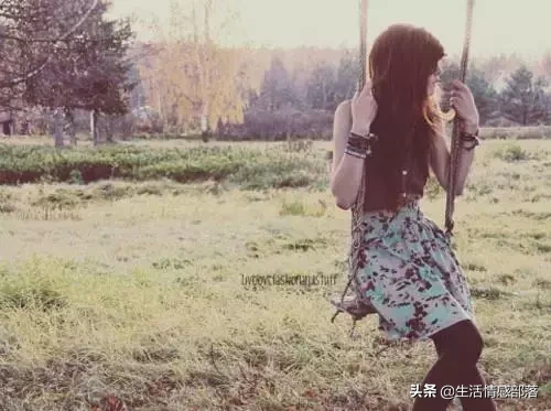 无奈放手的句子签名（爱一个人无奈放手的说说分享）