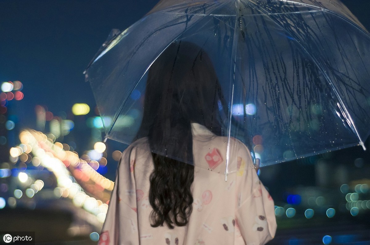 一个陌生女人的来信经典语录及赏析（百年孤独最经典一句话）