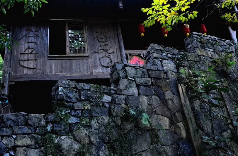 赞美桂林山水的短句有哪些（描写桂林山水美景如画的精美句子）