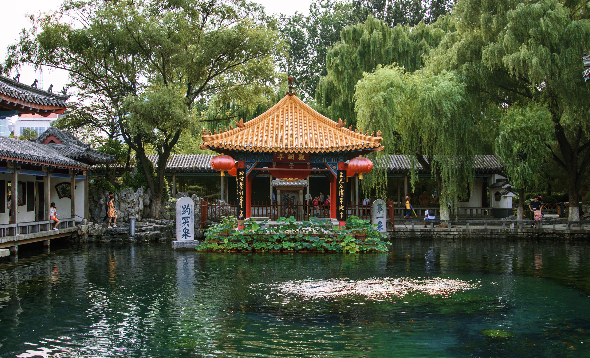 夏季描写景色的优美句子（夏天的美丽景色唯美语录）