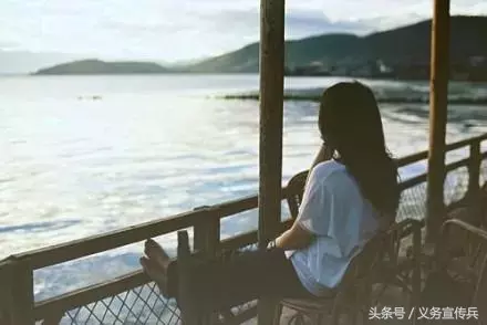 很累崩溃的句子说说（突然一刻心酸的短句分享）