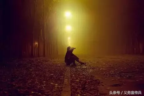 很累崩溃的句子说说（突然一刻心酸的短句分享）