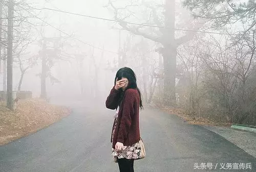 很累崩溃的句子说说（突然一刻心酸的短句分享）