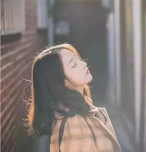 高冷的句子简短友谊（致一起长大的友谊句子）
