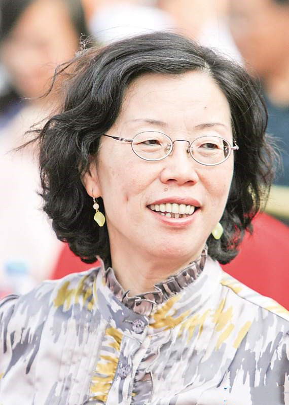 致橡树原文朗诵董卿（致橡树朗诵节奏 ）