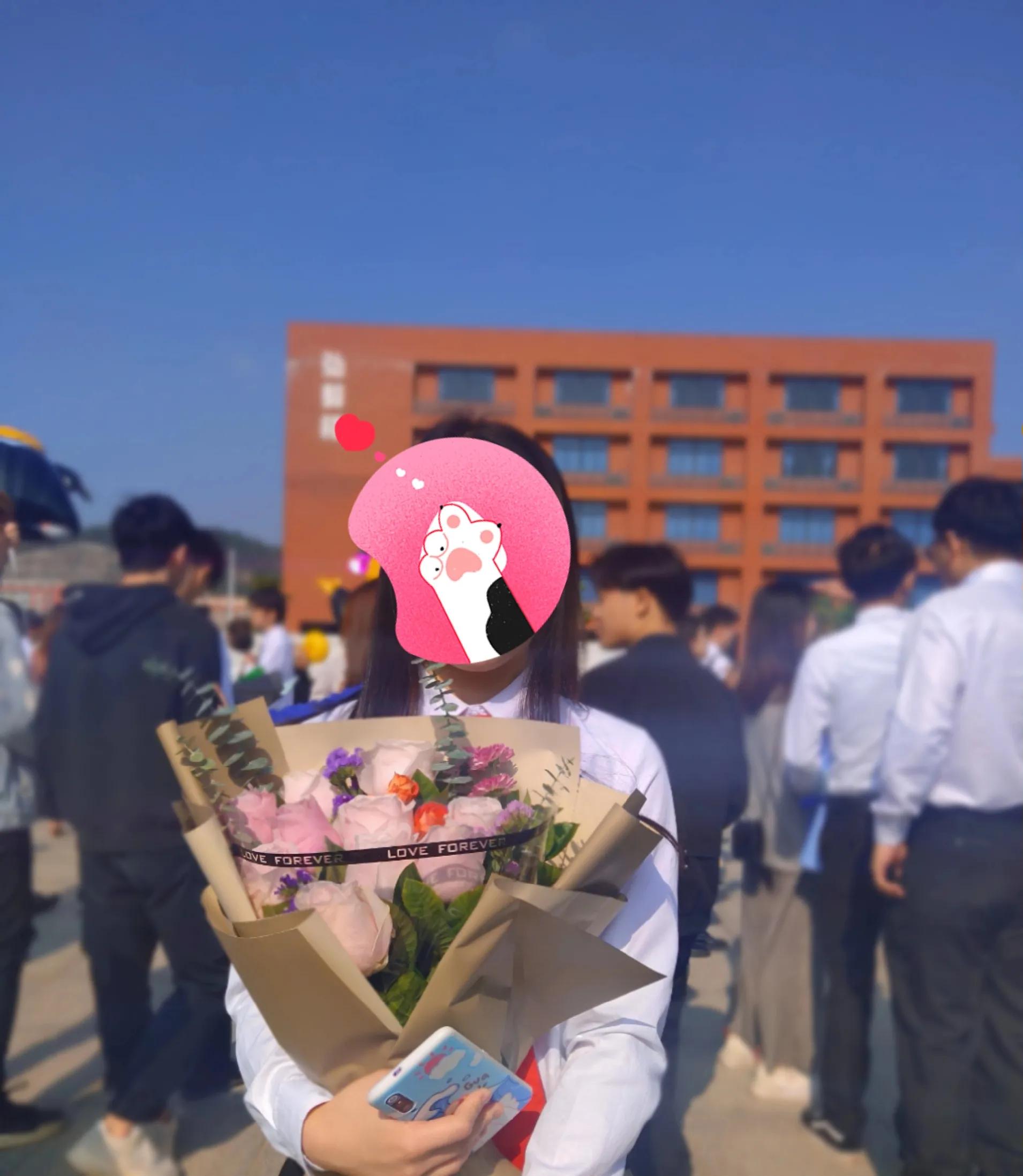毕业祝福语简短（祝贺毕业的祝福语简短）