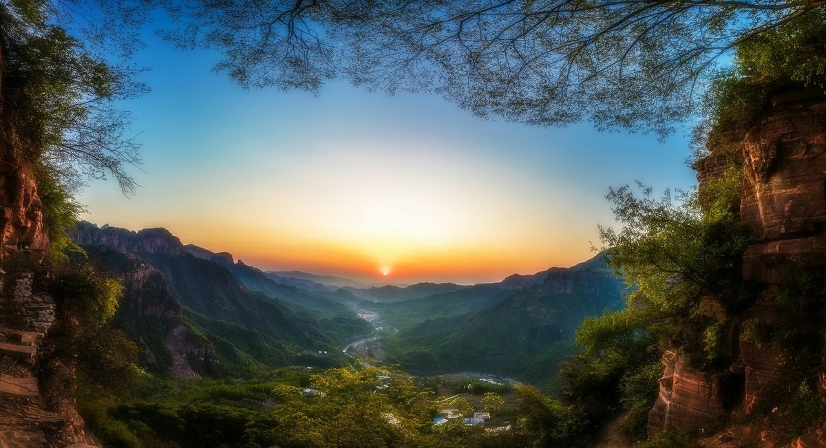 二年级含有山的诗句100首（经典“山”古诗词名句汇编）