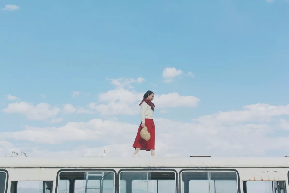 赞美诗和远方意境的句子（很走心的干净短句）