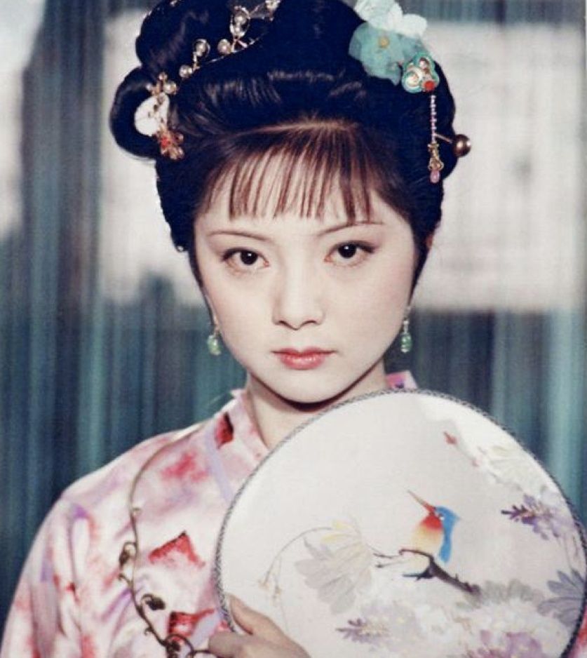 牡丹花诗句形容美人（形容牡丹的高贵诗句）