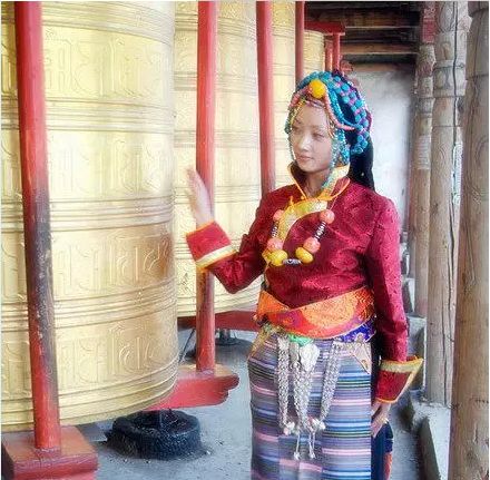 见与不见仓央嘉措原文（仓央嘉措《 相见》全文）
