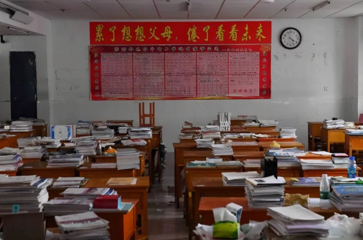 艺术学校励志标语（激励学生进步的标语）