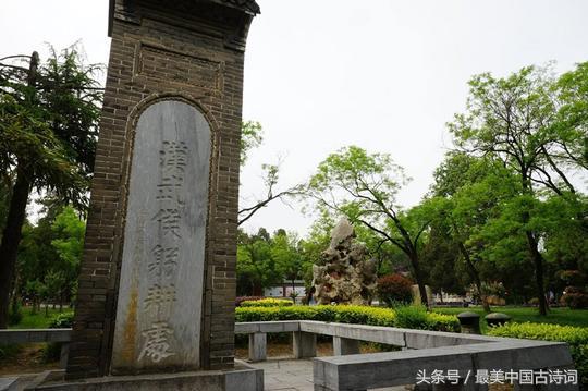 杜甫最著名的诗是哪首（带你了解杜甫最经典的诗）