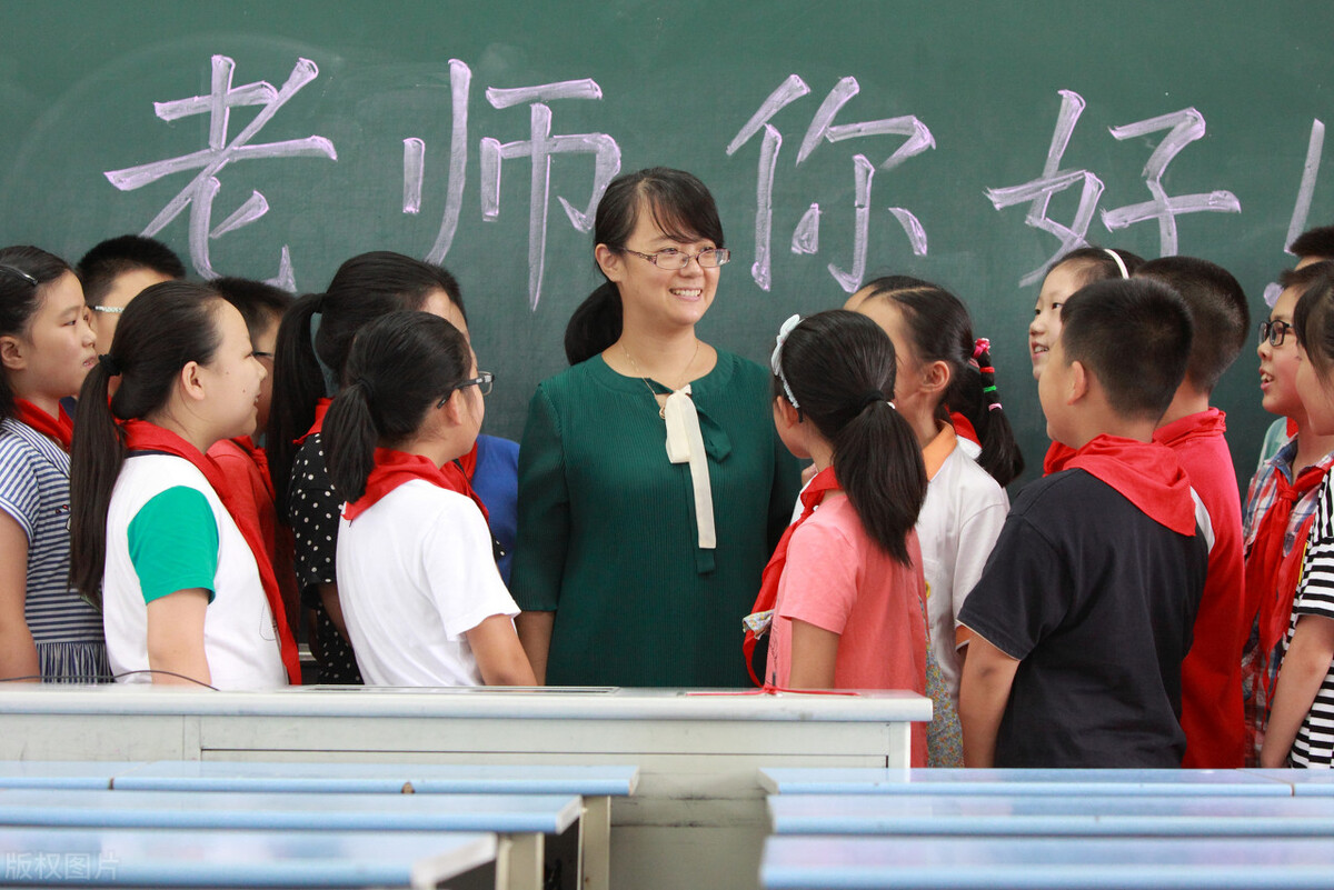 关于感恩老师的诗句有哪些（对老师辛苦感谢的诗句）
