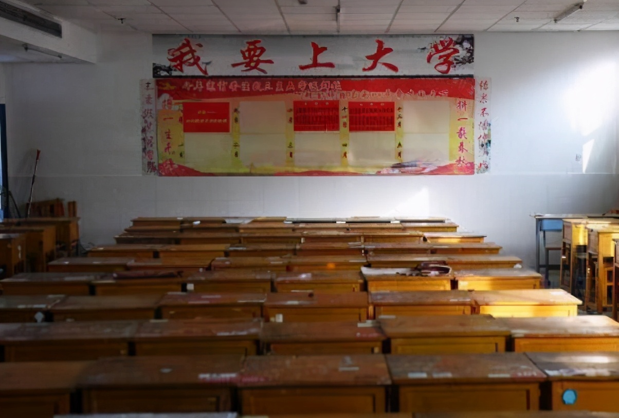 艺术学校励志标语（激励学生进步的标语）