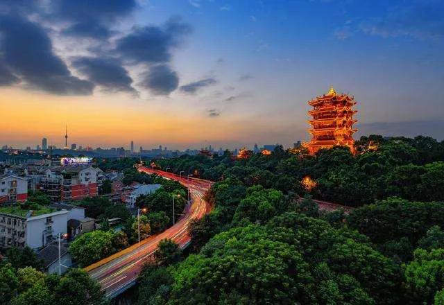 黄鹤楼诗词崔颢原文（李不白古诗赏析）