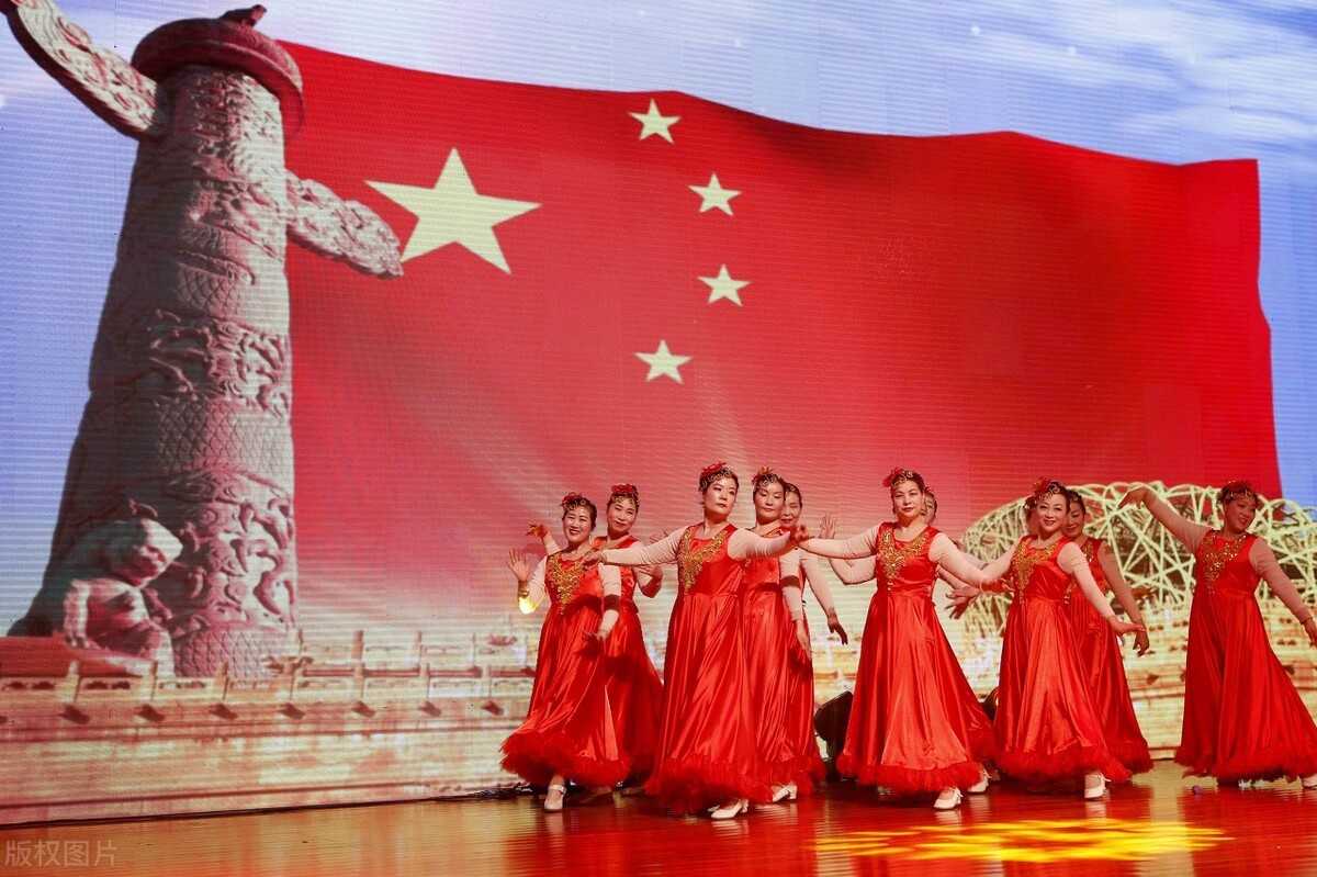 幼儿爱祖国诗歌短小（幼儿朗诵诗歌祖国最美）