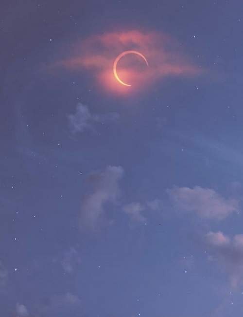 星空唯美句子暖心（关于宇宙的唯美句子大全）