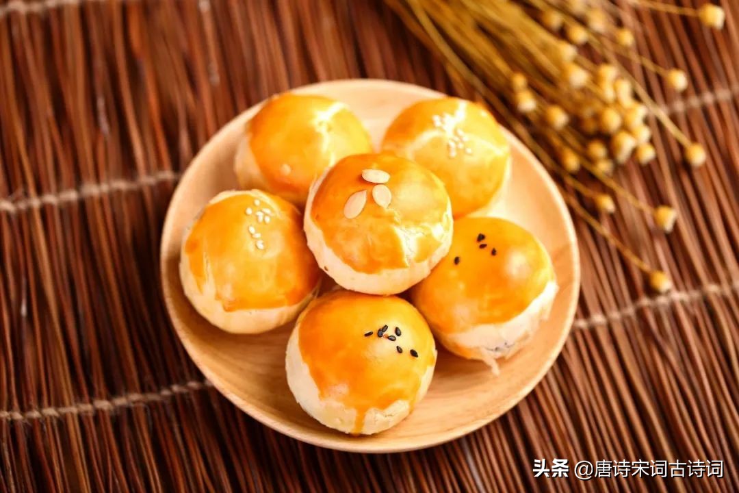 形容美食的句子有哪些(摘抄这70条唯美美食句）
