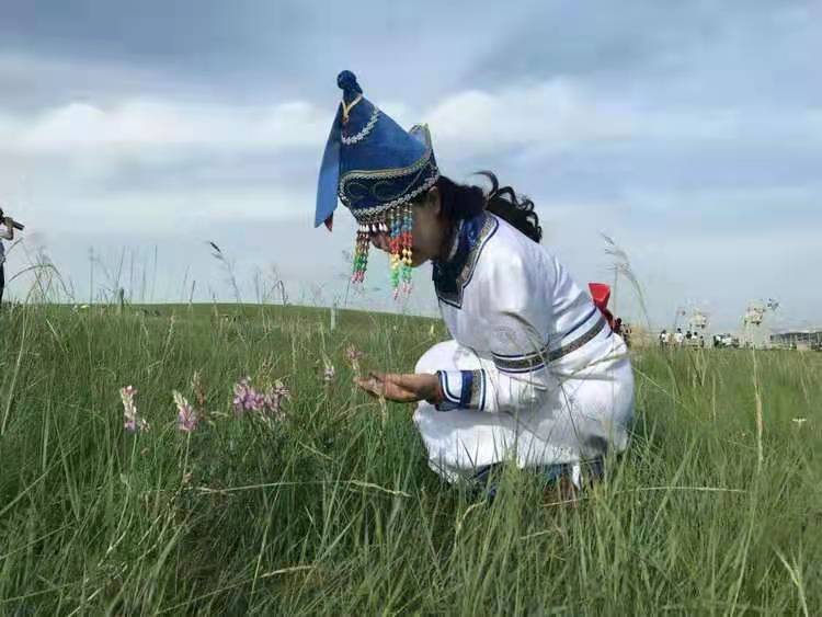 关于秋天的诗句（秋天的句子短句唯美）