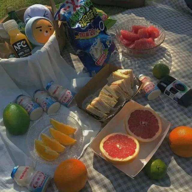 关于食物的句子摘抄（形容美食诱人的句子）