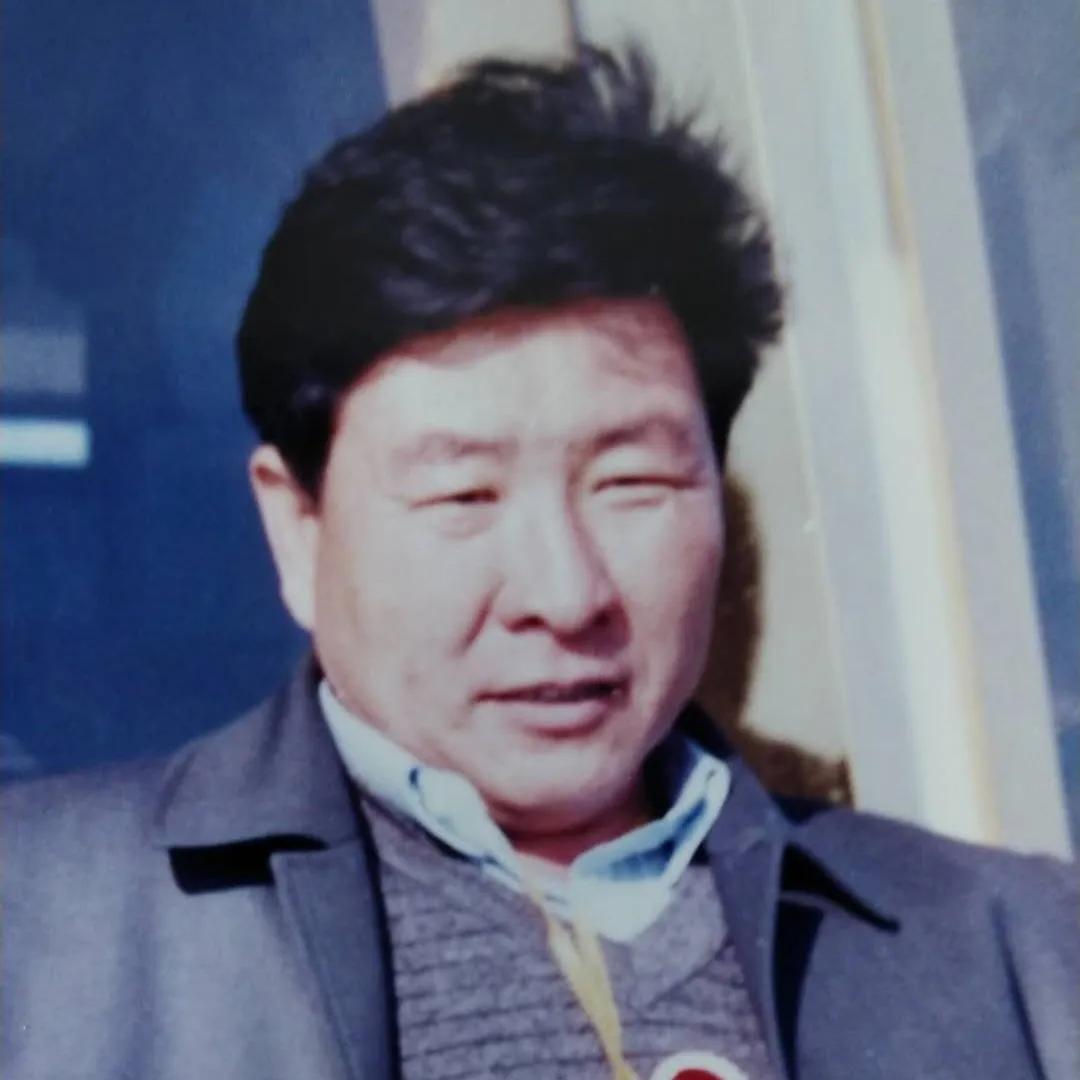 歌颂校园的诗歌散文（写给学校的诗歌或散文 ）