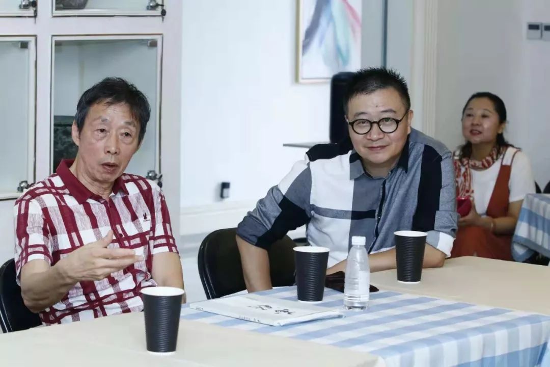 致橡树原文朗诵董卿（致橡树朗诵节奏 ）