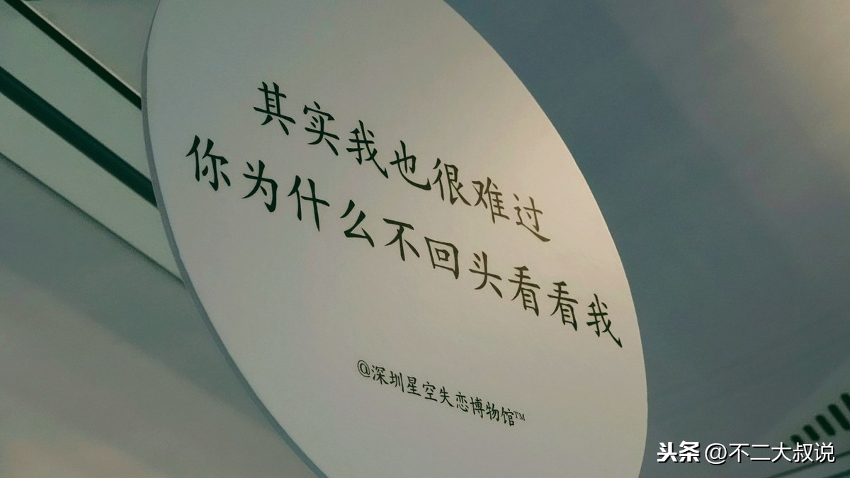 关于爱情的英文诗（英文唯美短句情诗）