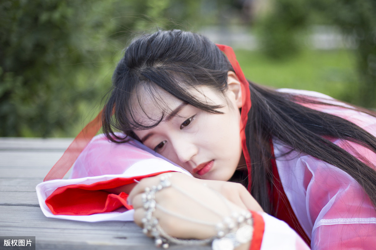 诗经描写女孩子漂亮的句子（诗经赞美女子的经典语录）