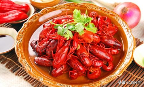 形容小龙虾美味的经典句子（赞美小龙虾美味的诗句）