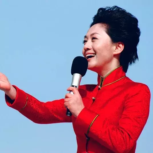 青春万岁诗朗诵原文（青春万岁诗歌原文赏析）