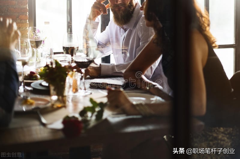 真实的夸赞领导的话（敬仰领导的话简短精辟）