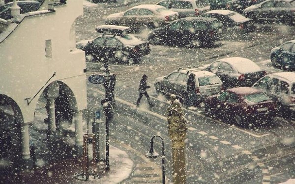 下雪的句子写心情说说（感受雪景的心情短语）