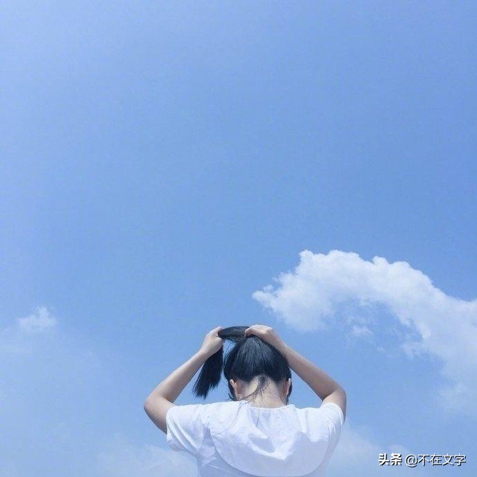朋友圈发毕业照的说说（适合毕业发的文案唯美句子）
