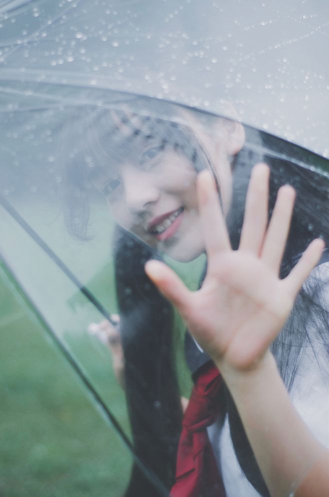形容下雨天和心情的句子（下雨感慨人生经典语录）