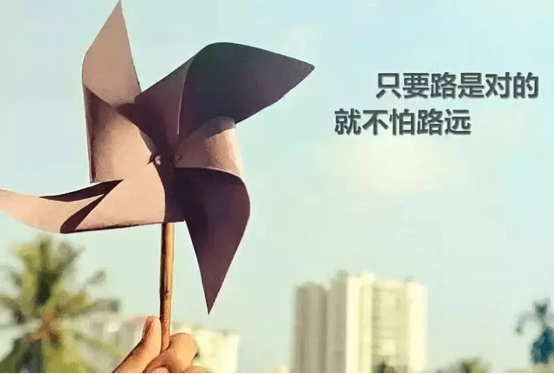 追求自己的梦想说说（说说简单气质一句话）