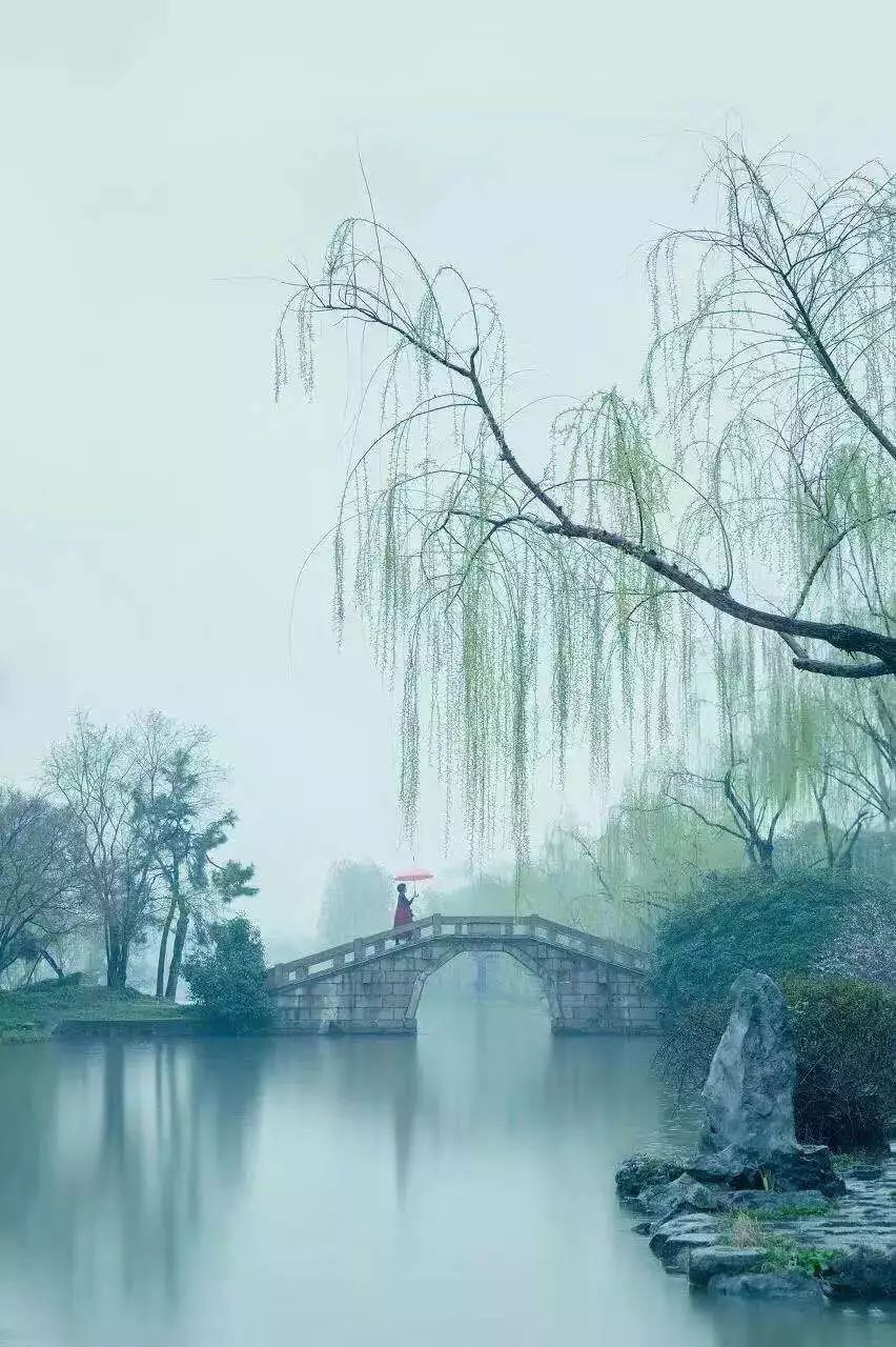 发朋友圈关于旅游的句子（旅行的一些经典话）