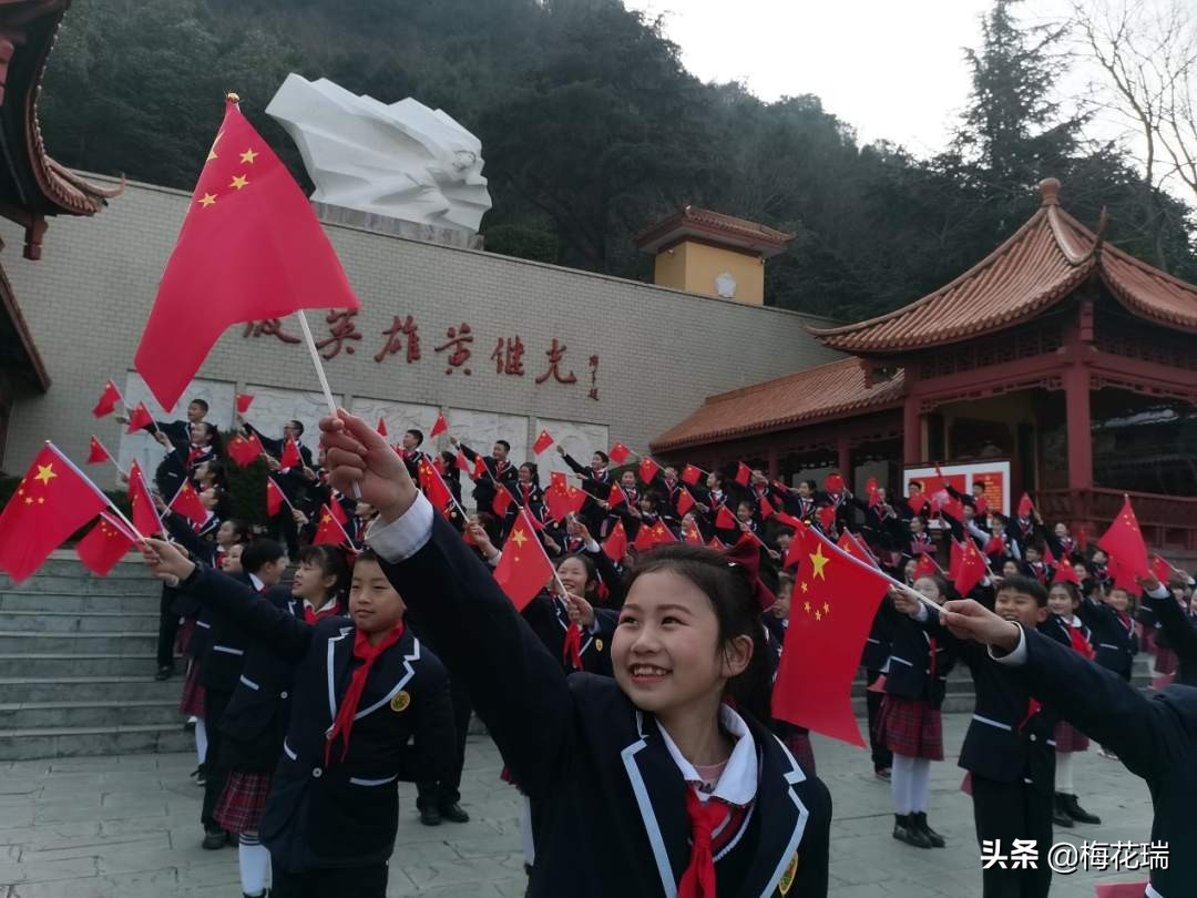爱祖国的诗歌儿童朗诵（感恩伟大祖国的儿童朗诵）