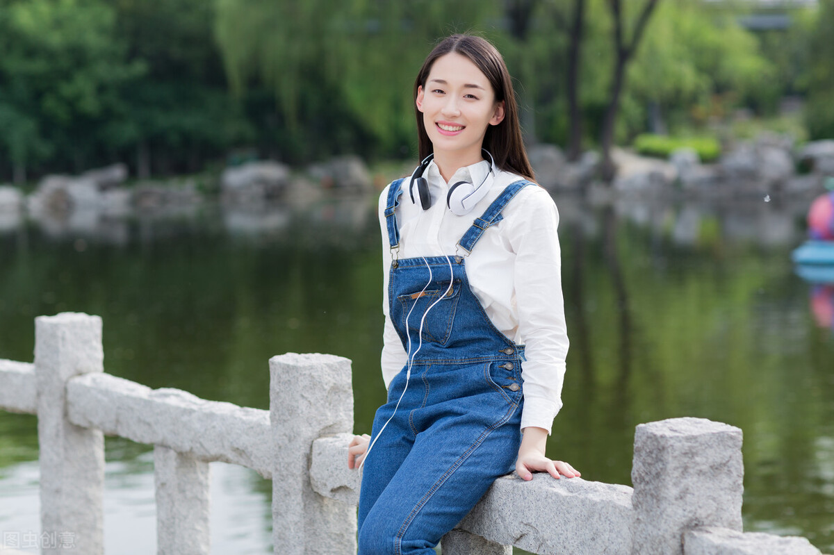 关于蓝天白云的诗句有哪些（赞美美丽星空的12首古诗词）