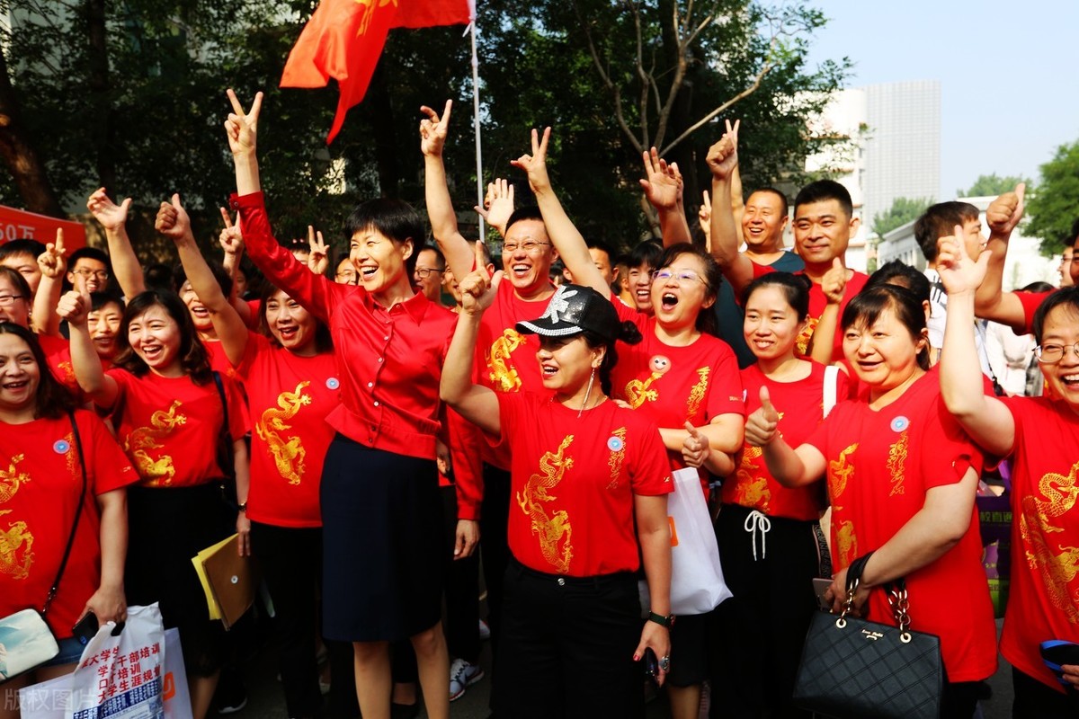霸气十足的高三班级口号大全（斗志昂扬的班级口号句）
