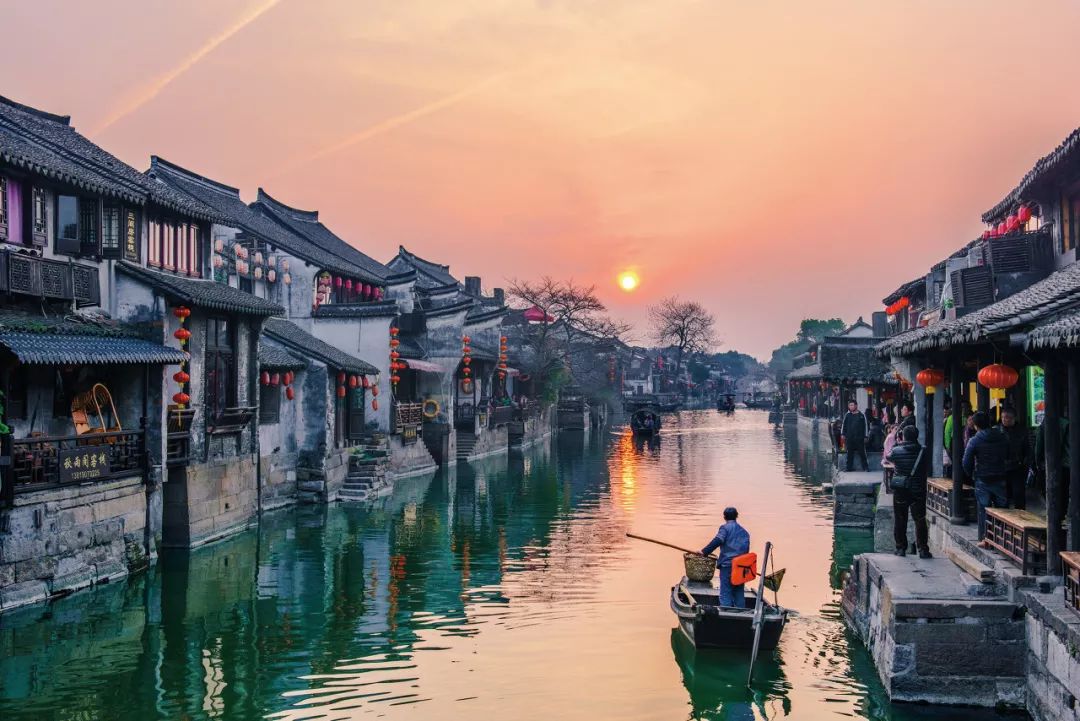 发朋友圈关于旅游的句子（旅行的一些经典话）
