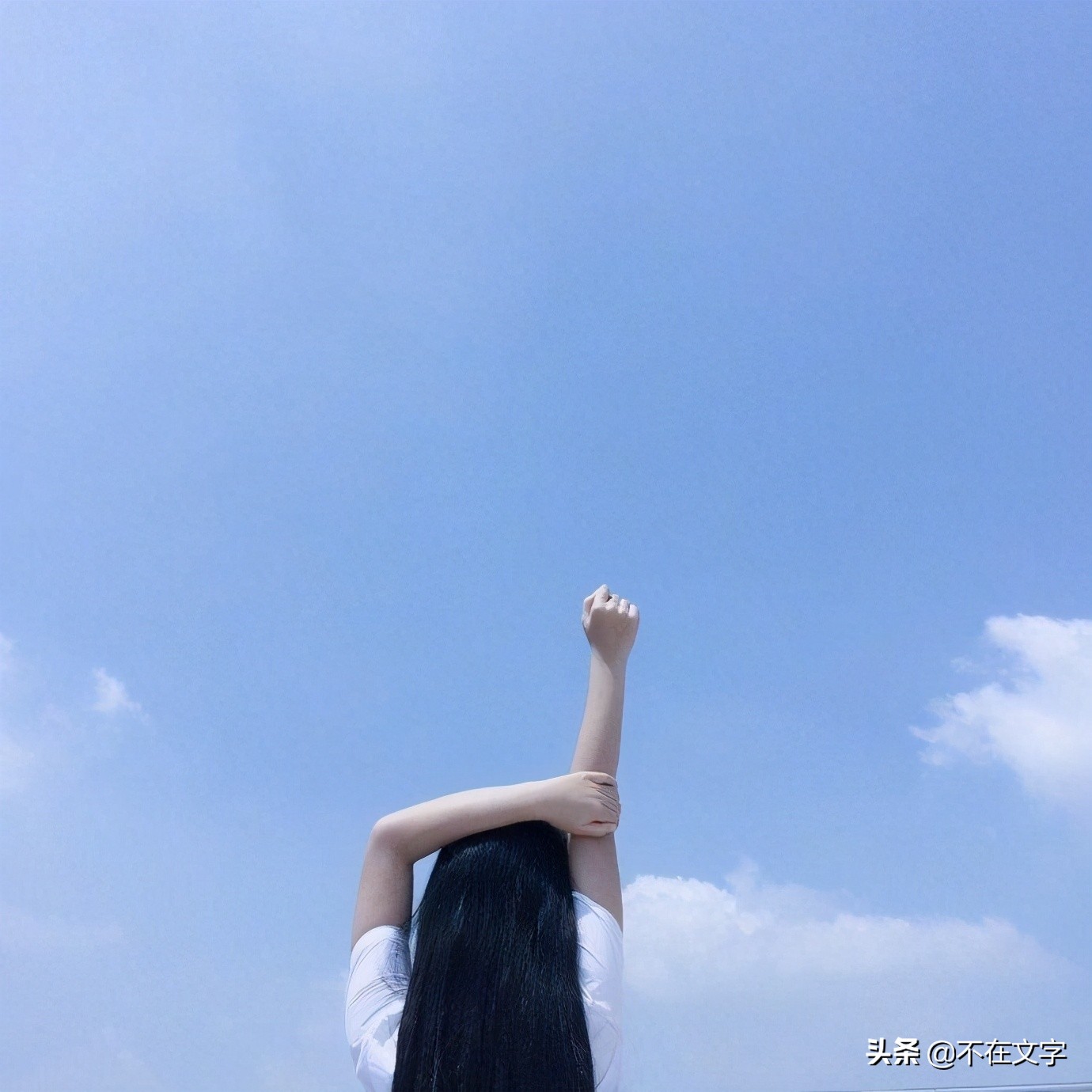 朋友圈发毕业照的说说（适合毕业发的文案唯美句子）