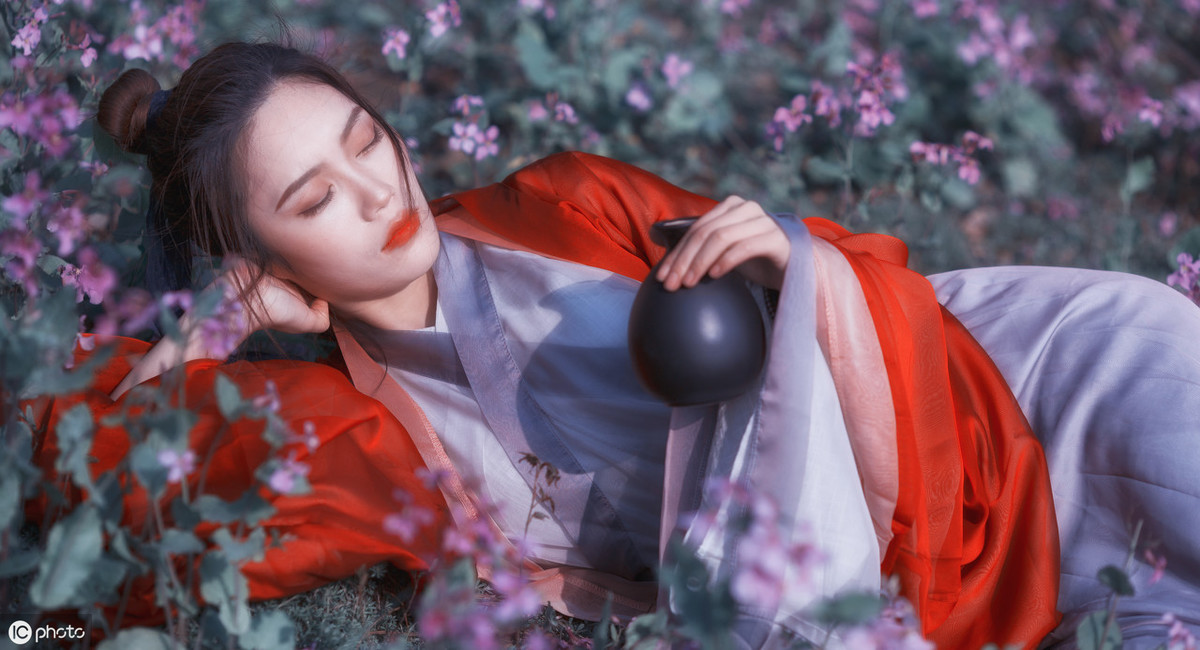 古代形容嘴唇漂亮的句子（赞美嘴巴好看的古风短句）
