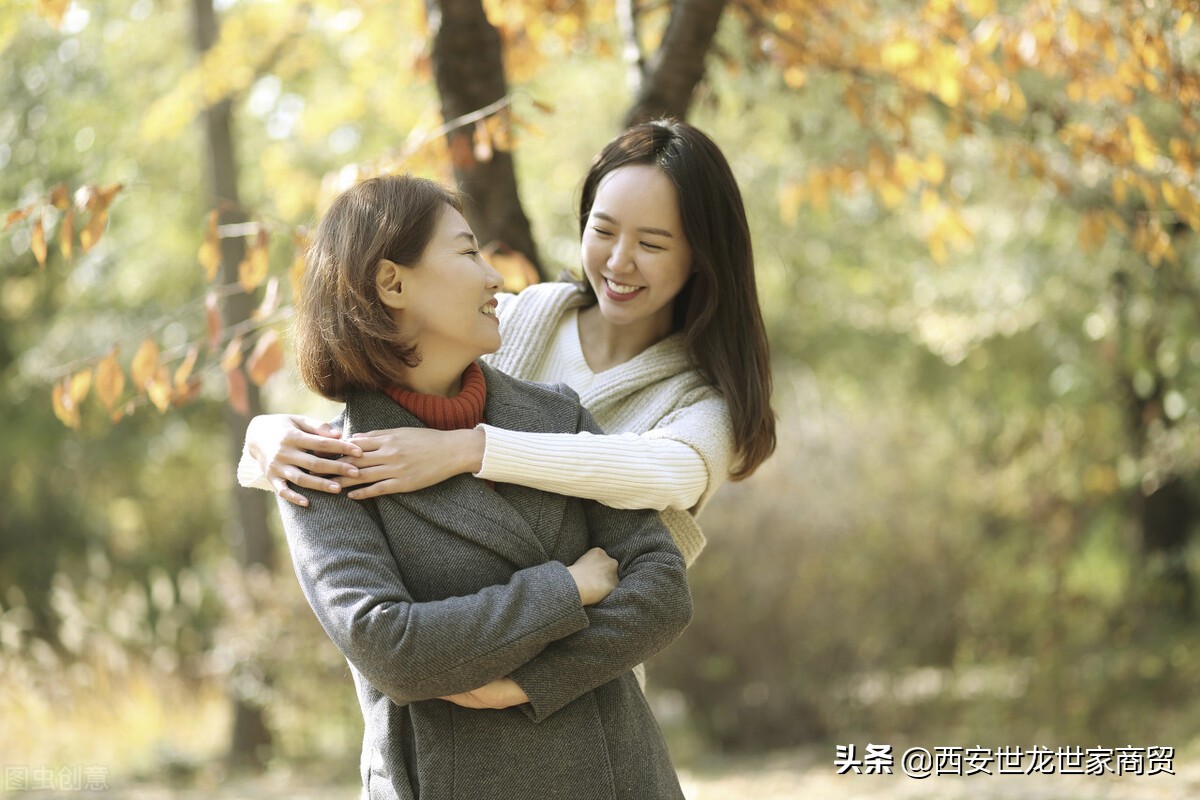 赞美妈妈的优美诗句（歌颂妈妈的诗歌朗诵）