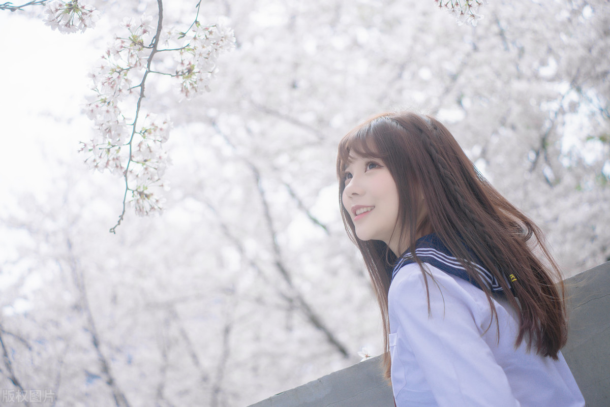 朋友圈感慨逝去的青春的句子（从年轻变老的感言）