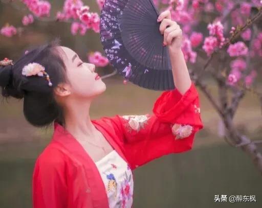 诗经形容女子美好的诗句（值得摘抄的诗经名句）