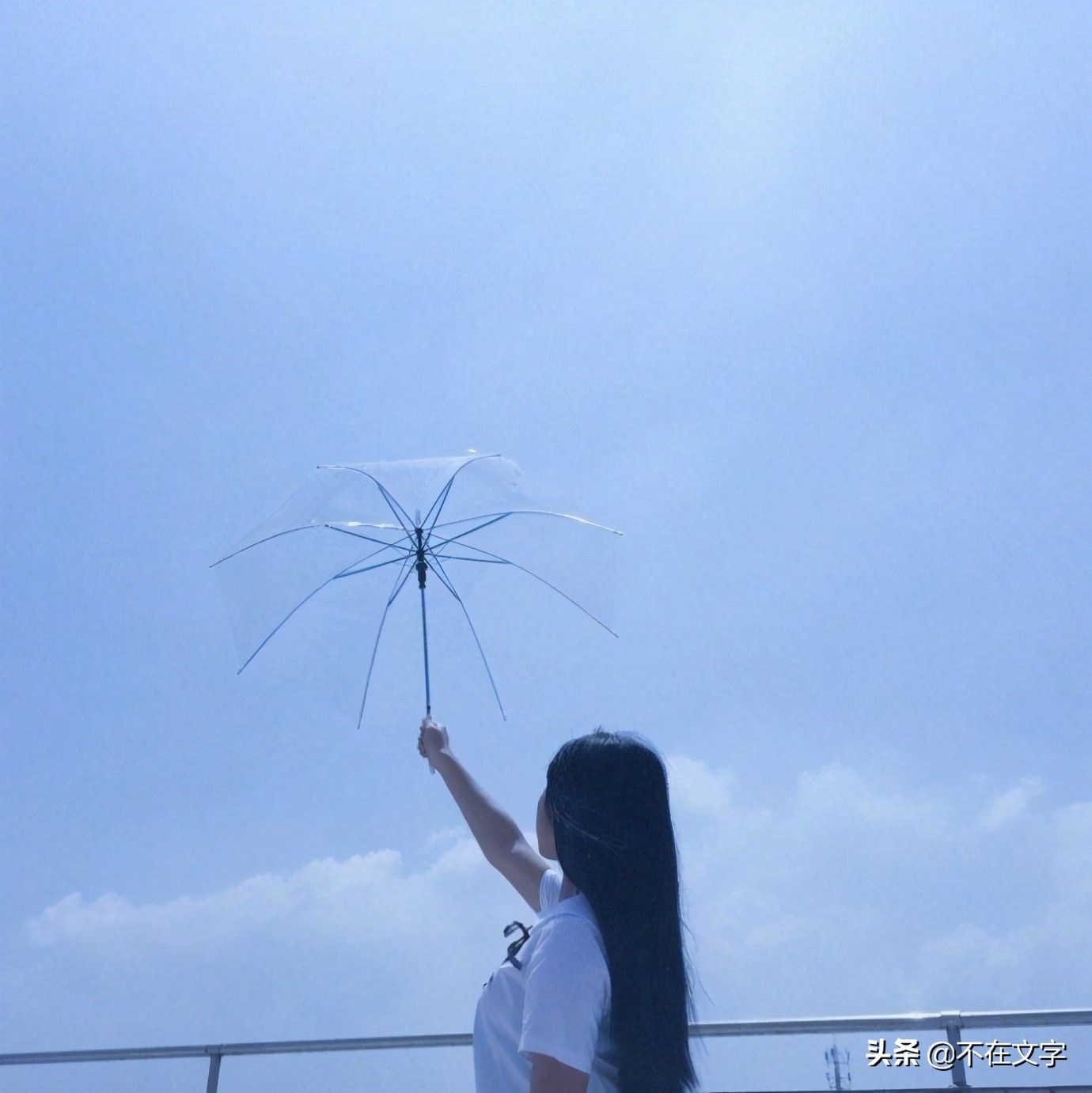 朋友圈发毕业照的说说（适合毕业发的文案唯美句子）
