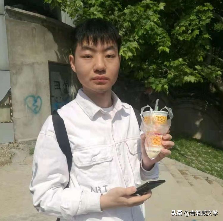 春天短诗歌现代诗（非常短的现代诗及赏析）