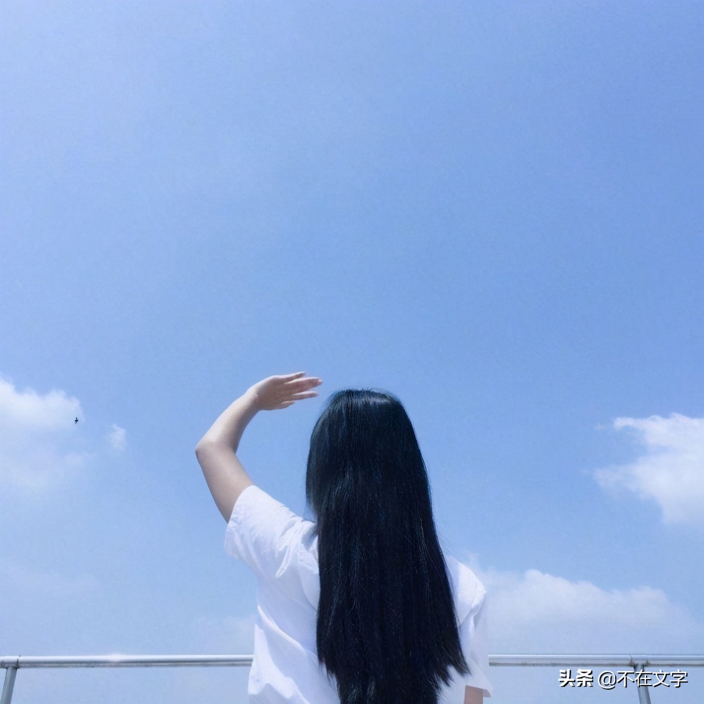 朋友圈发毕业照的说说（适合毕业发的文案唯美句子）