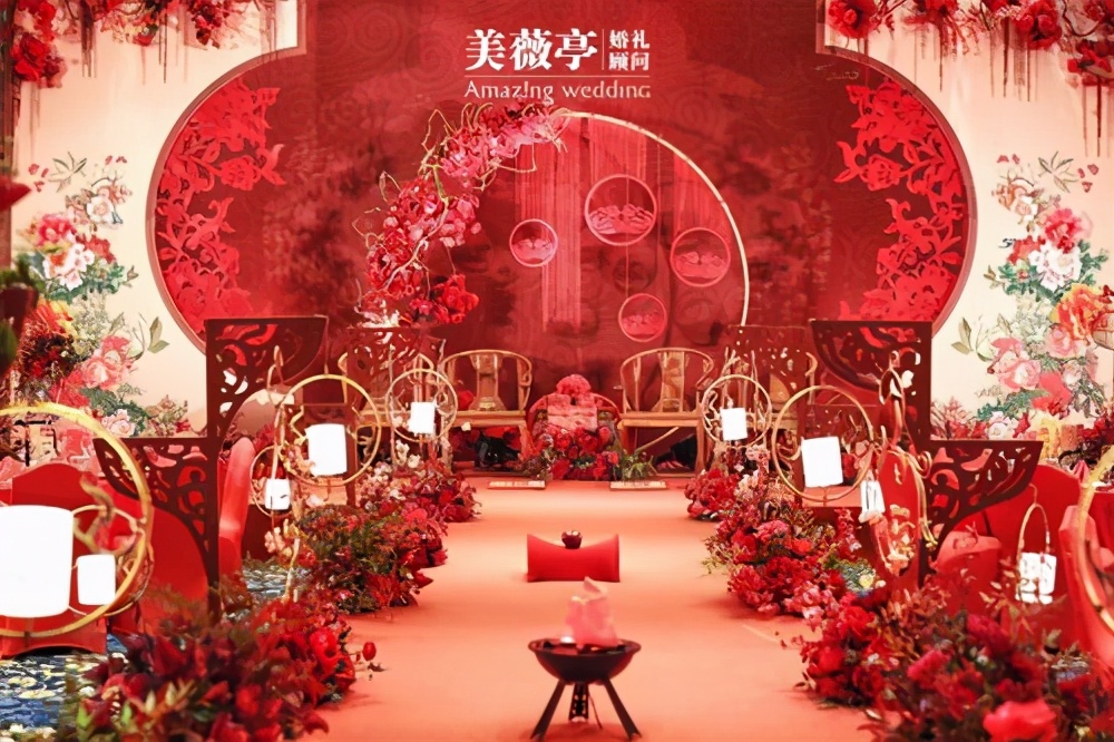 中式婚礼简短主持词（中式婚礼凤冠霞帔台词大全）